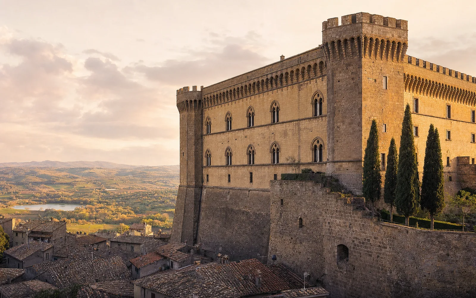Immagine editoriale evocativa della rocca farnesiana che domina Ischia di Castro